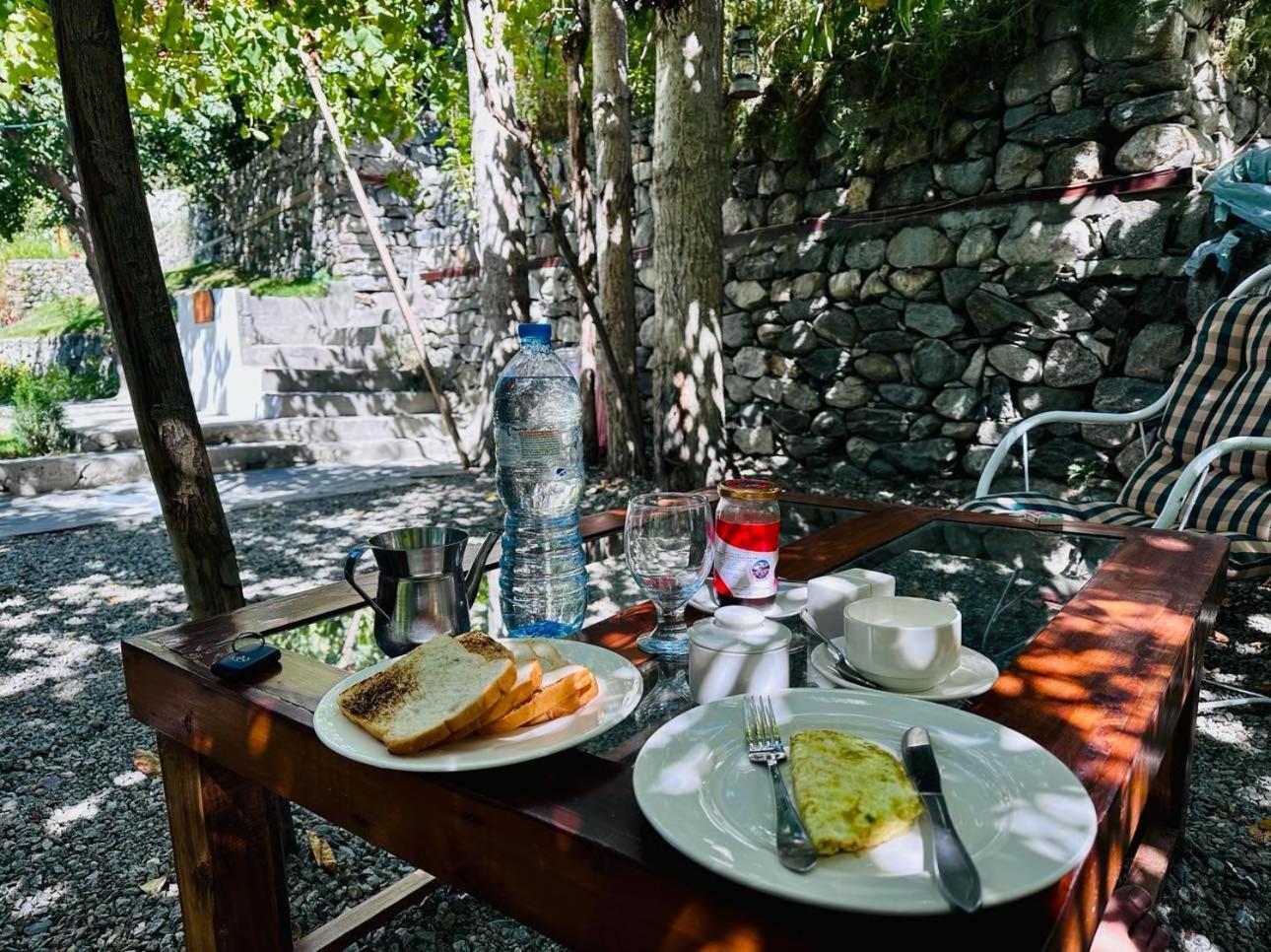 Old Hunza Inn Karimabad  Екстериор снимка