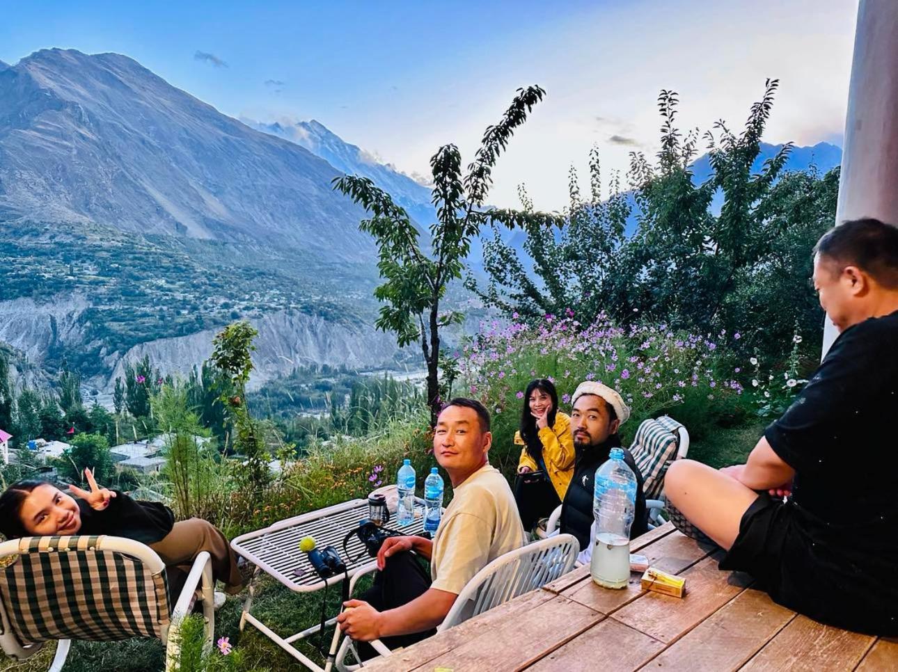 Old Hunza Inn Karimabad  Екстериор снимка