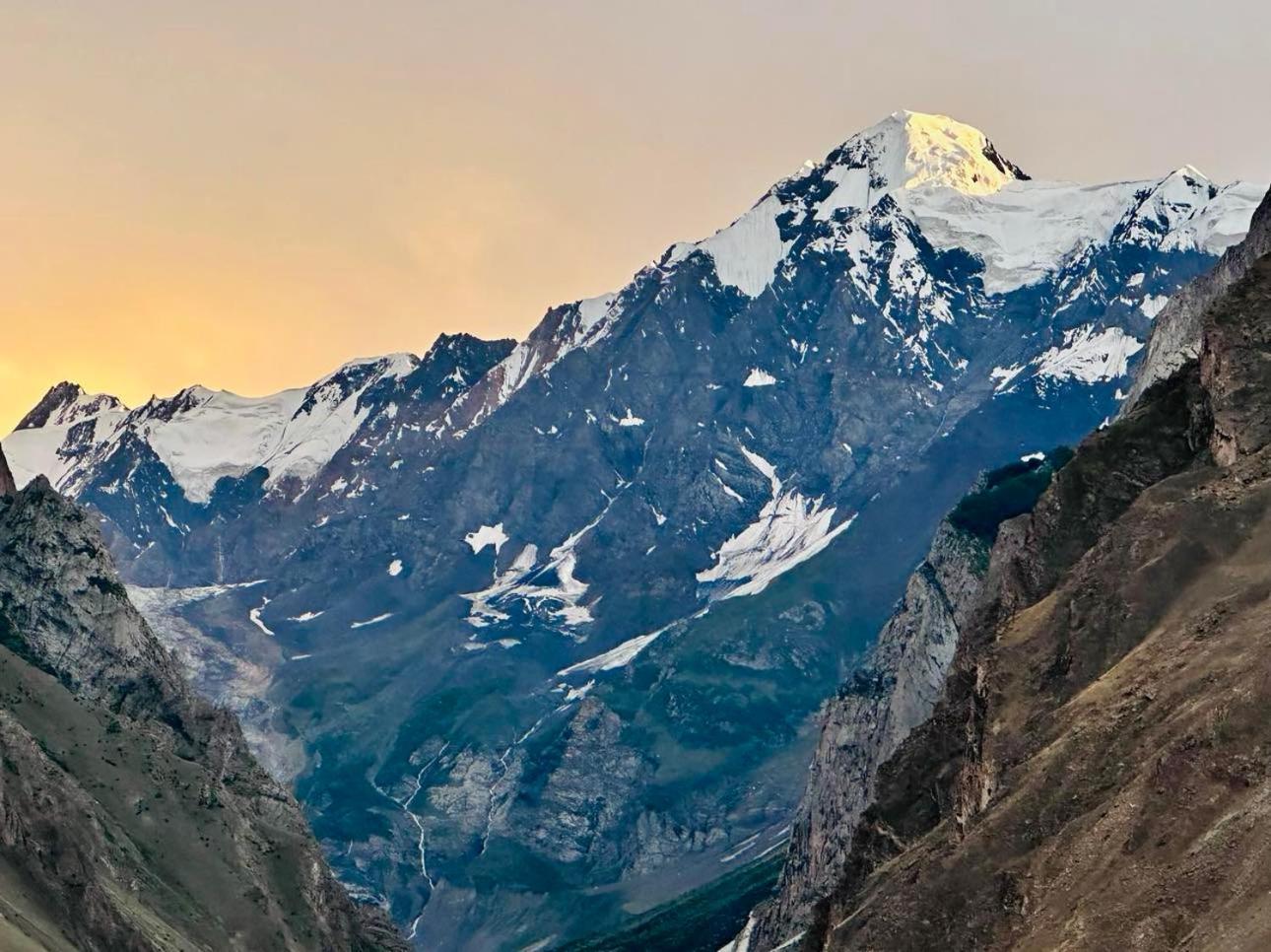 Old Hunza Inn Karimabad  Екстериор снимка